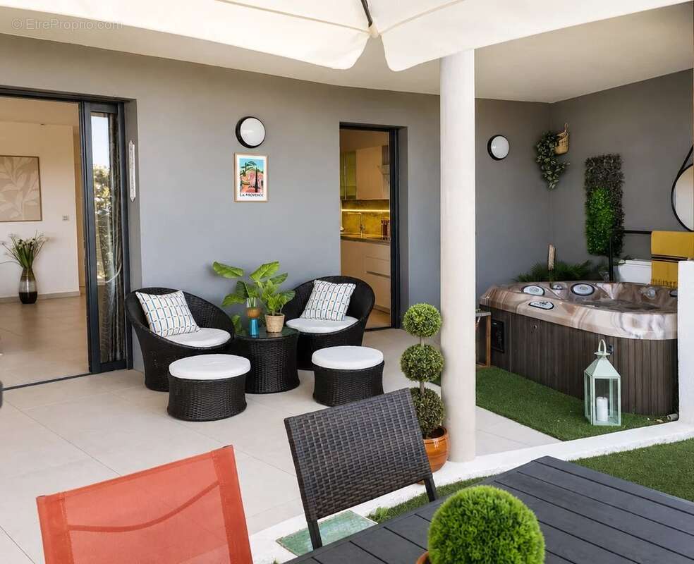 Appartement à HYERES