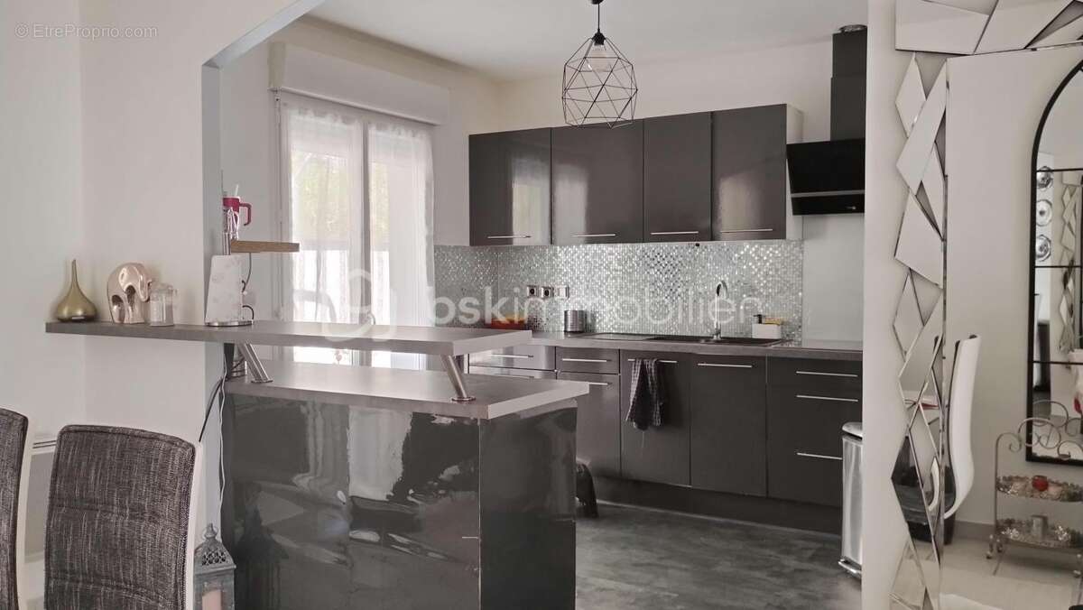 Maison 93 m², Pocé-sur-Cisse   ** exclusivité by Véronique HOLLEVILLE ** - photo 3