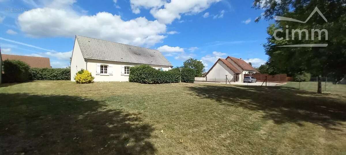 Maison à NEUNG-SUR-BEUVRON