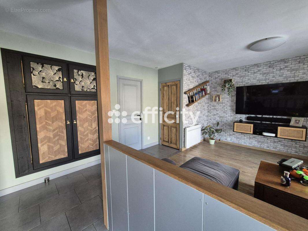 Maison à CHOUZY-SUR-CISSE