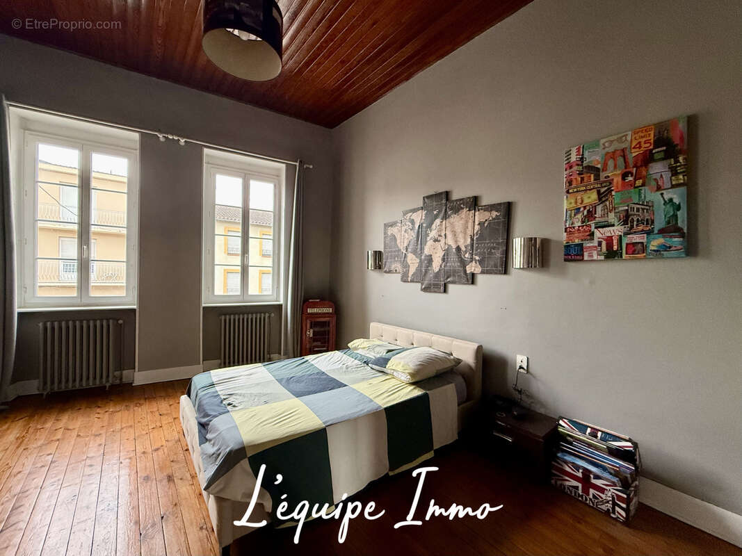En cœur de ville, demeure familiale aux volumes exceptionnels avec jardin intime et piscine - photo 12