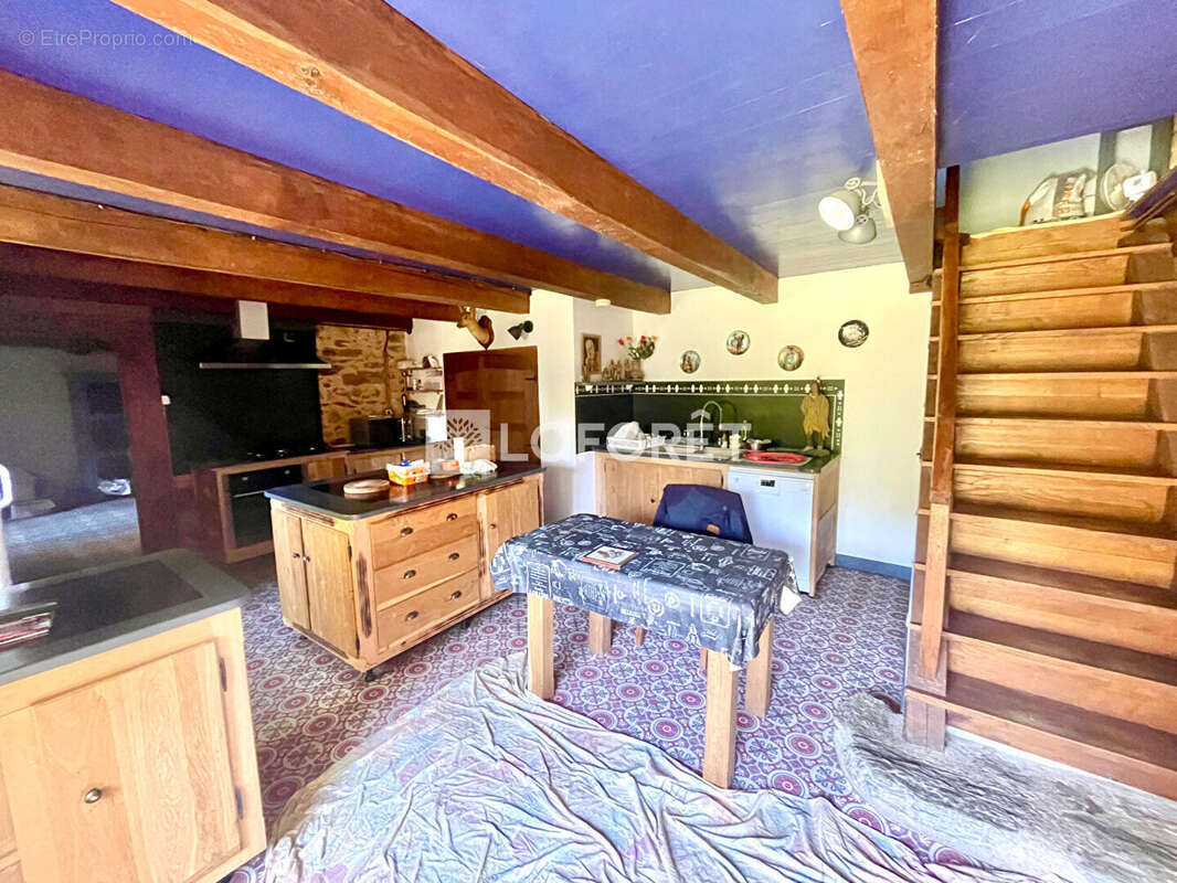 Maison à RIEUPEYROUX