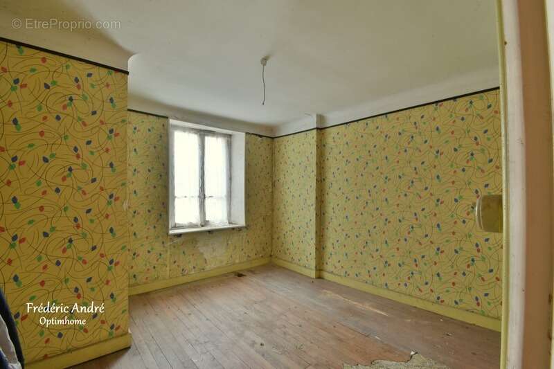 Maison à MOULINS-SAINT-HUBERT