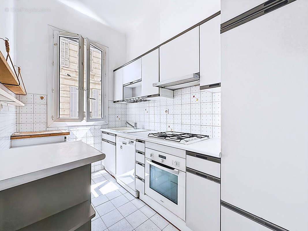 Appartement à MARSEILLE-5E