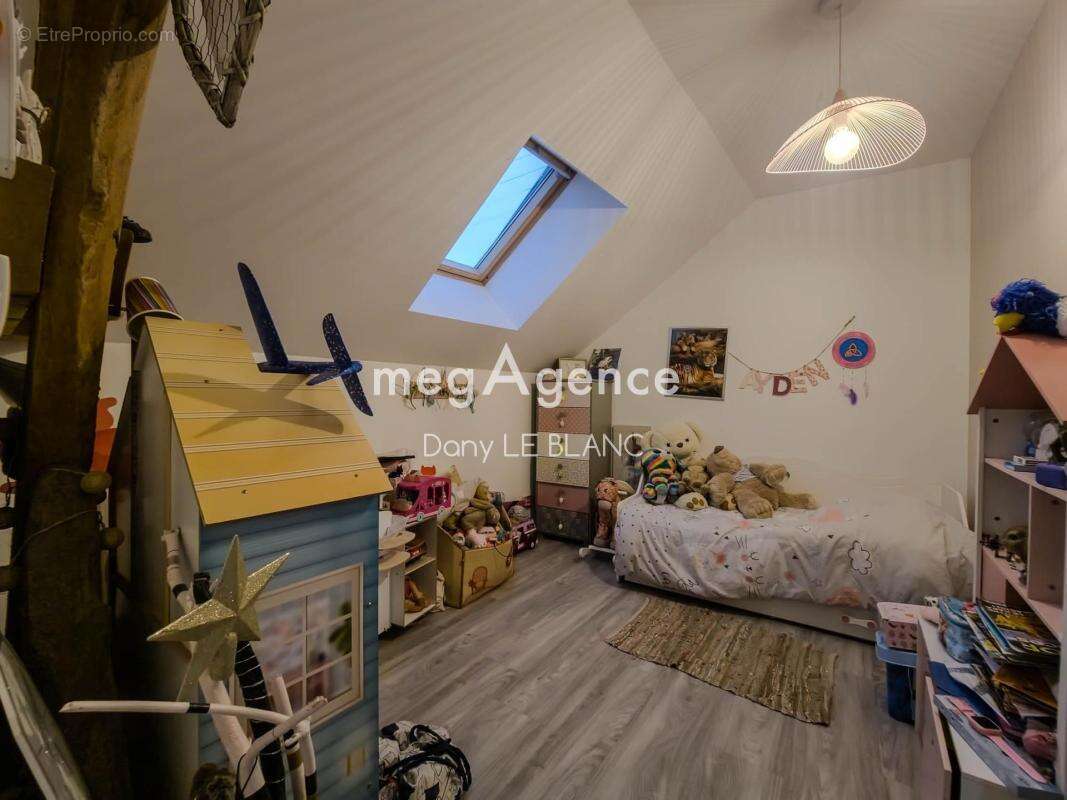 Appartement à JOUY