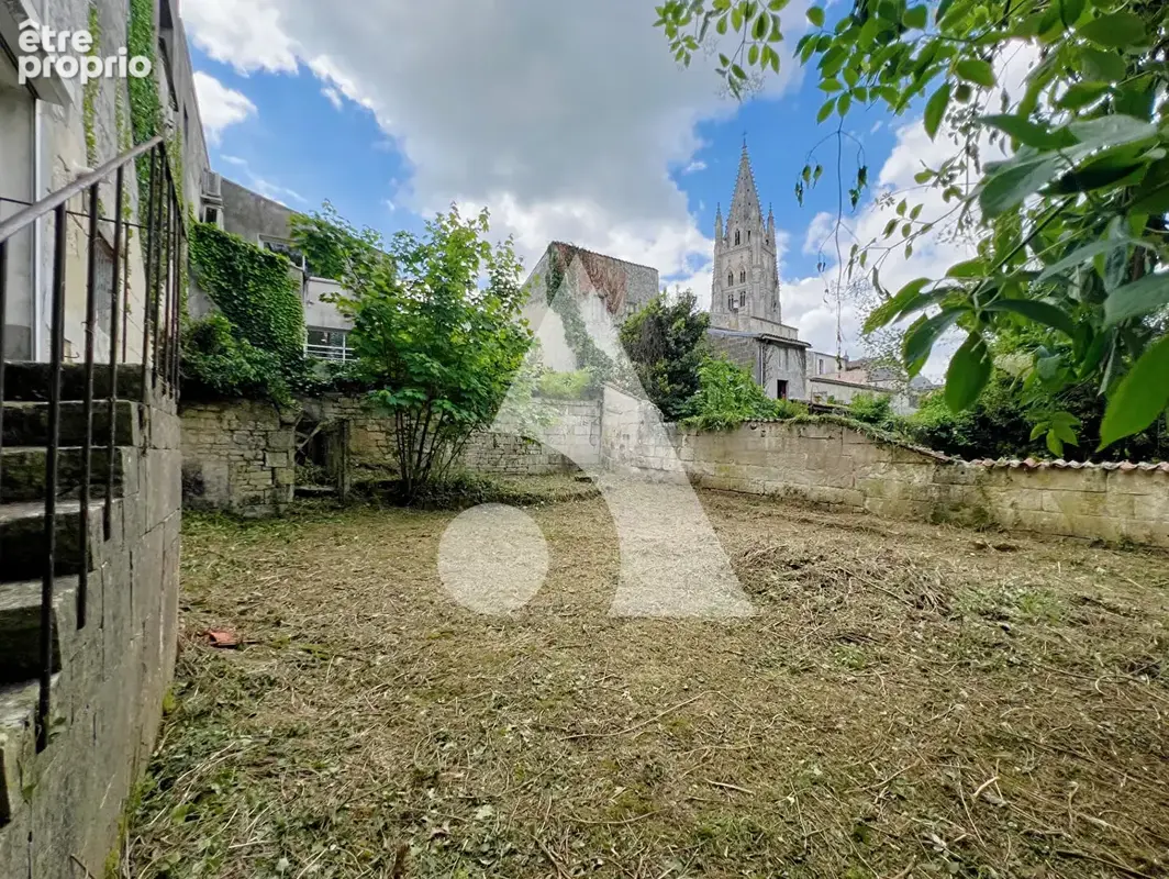 SAINTES rive gauche- Duplex avec jardin à aménager - Saint Eutrope - photo 12