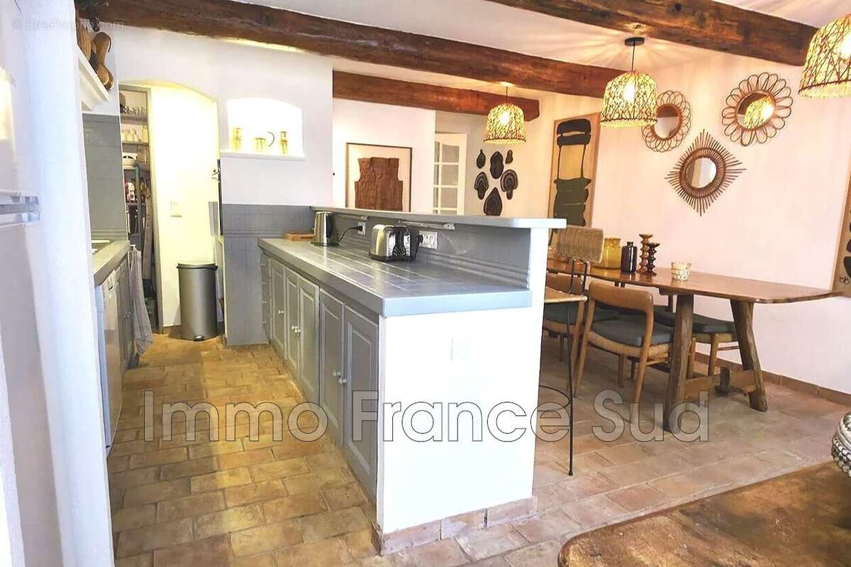 Maison 103 m² à La Garde-Freinet  - photo 6