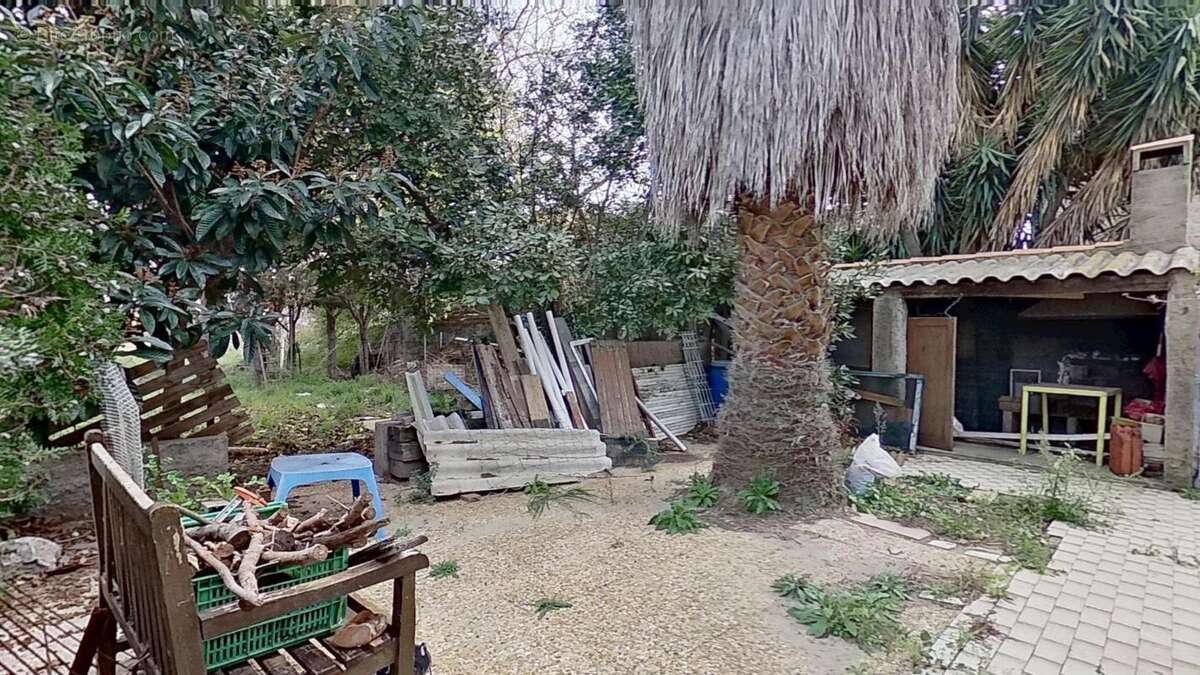 Maison à SAINT-LAURENT-DE-LA-SALANQUE