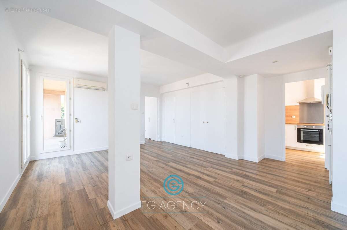 Appartement à MARSEILLE-4E
