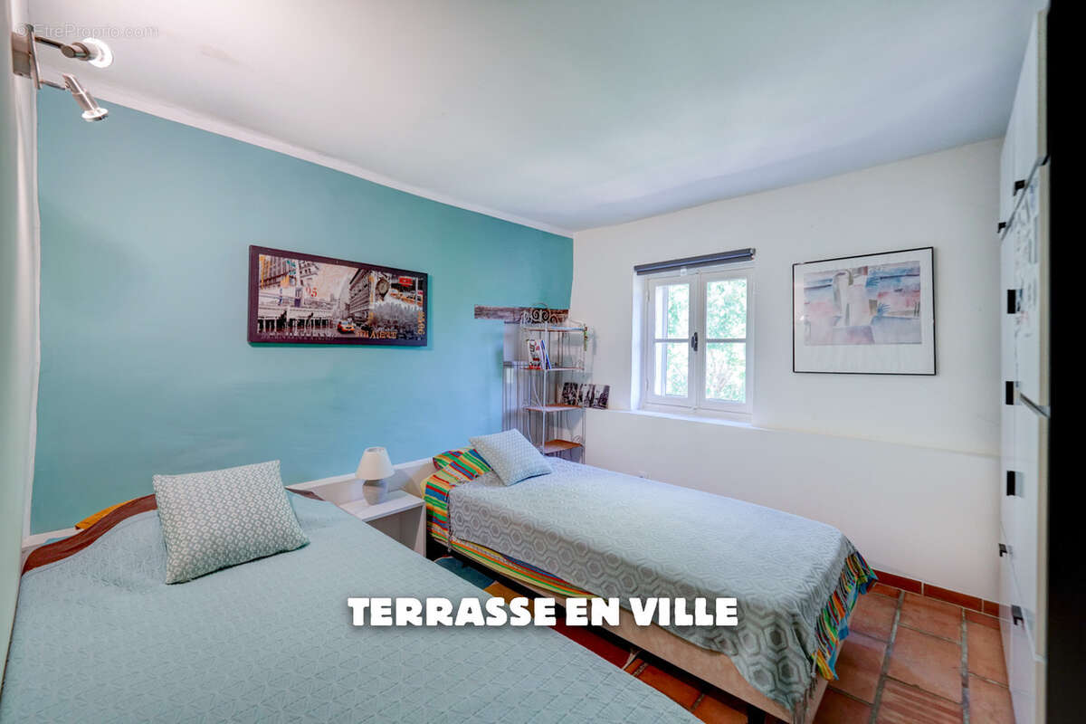 Maison à ENTRECASTEAUX