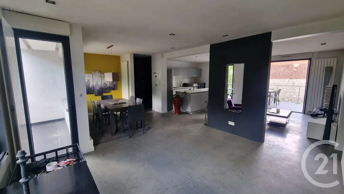 Maison à SAINT-MAUR-DES-FOSSES