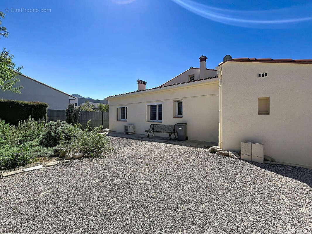 Maison à SAINT-GENIS-DES-FONTAINES