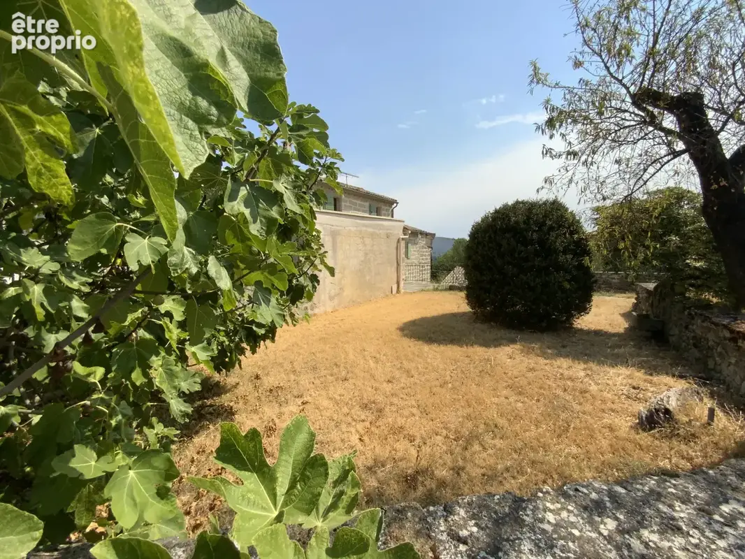 Maison en pierre à 4 km d' Uzès, jardin et grand garage. - photo 3
