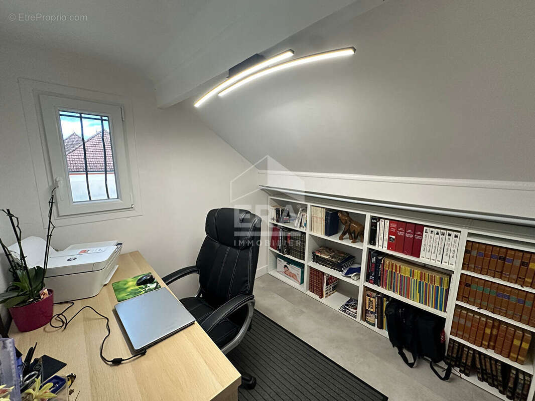 Maison à SAINT-FARGEAU-PONTHIERRY