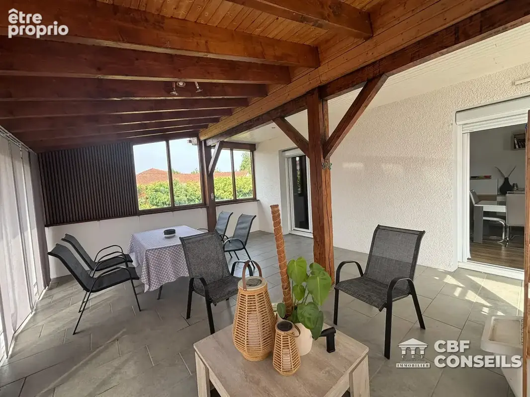 Maison 6 pièces 99 m² à vendre à Entraigues (63720) - photo 6