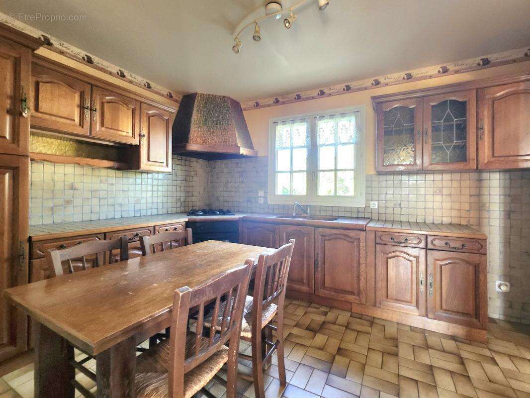 Maison à LONGUEIL-SAINTE-MARIE