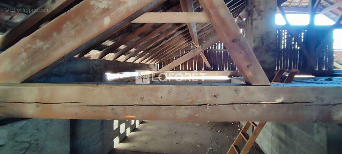 Appartement à GILLY-SUR-ISERE