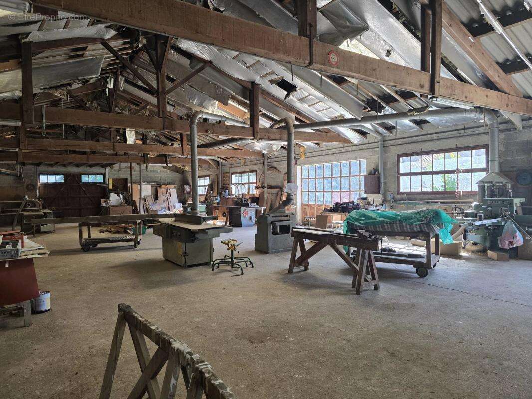 Maison à MONTMOREAU-SAINT-CYBARD