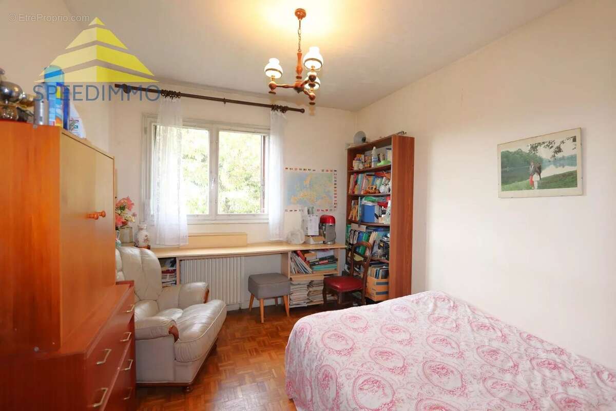 Maison à MANDRES-LES-ROSES