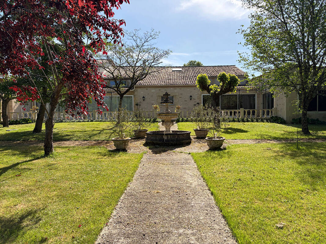 Maison à MONTPEYROUX