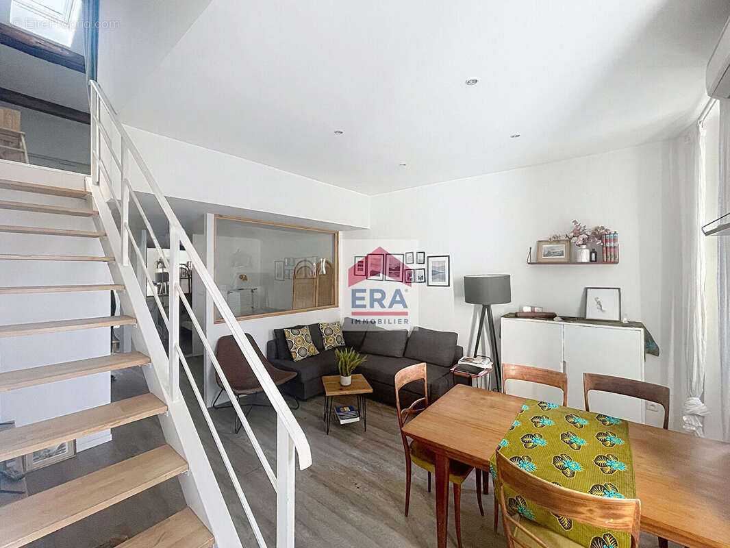 Appartement à MARSEILLE-4E