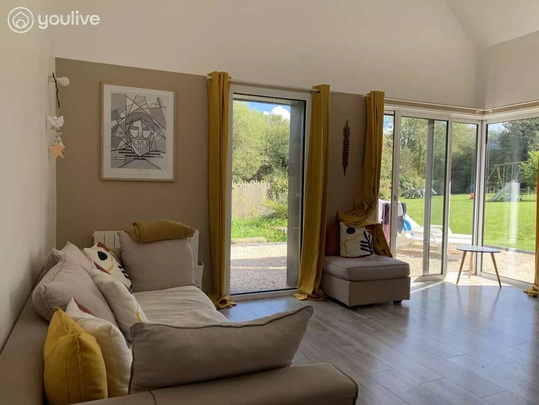 Maison à SAINT-EVARZEC