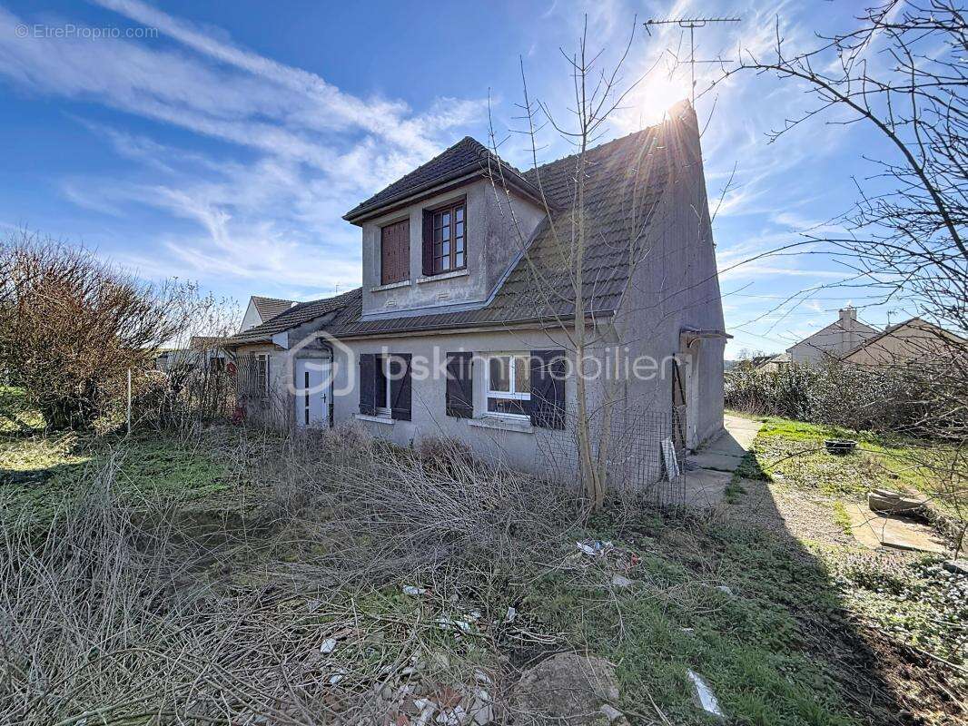 Maison individuelle – Grand terrain – Non mitoyenne - photo 4