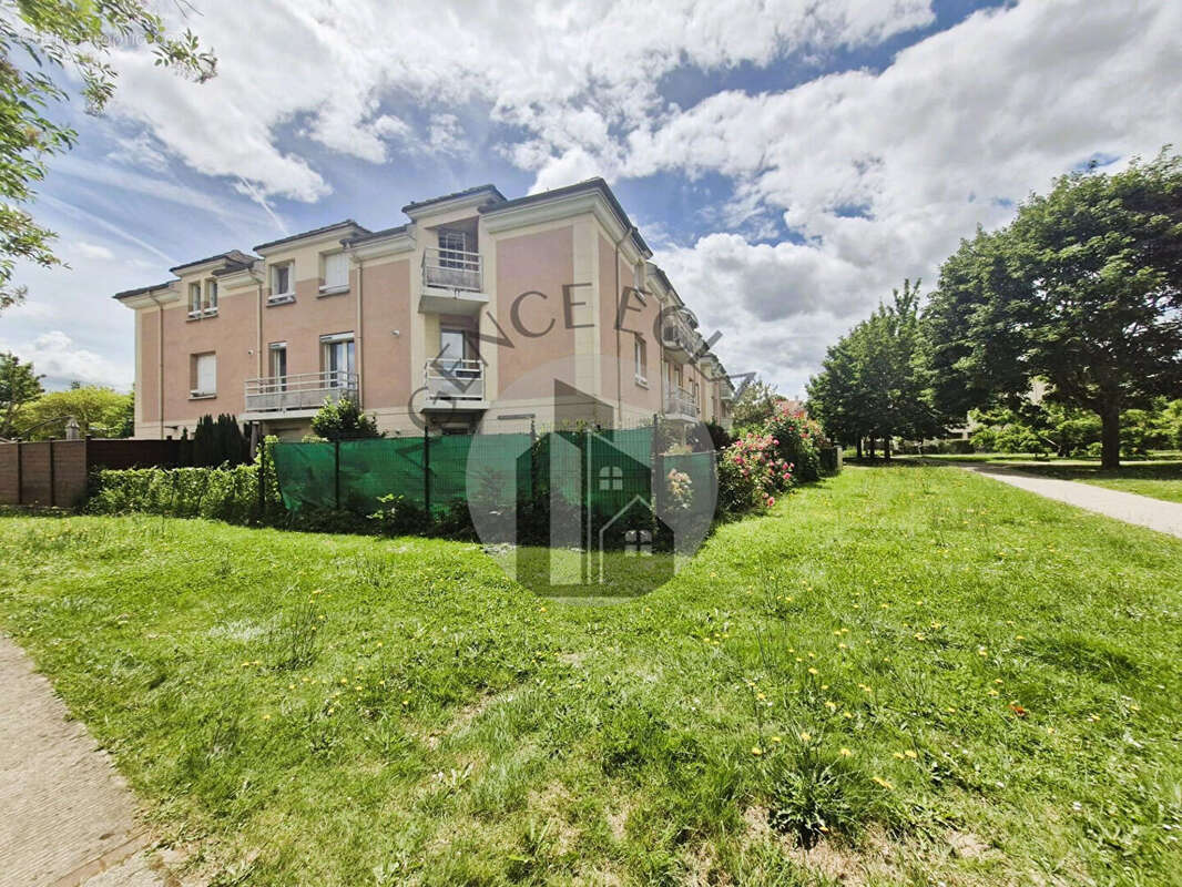 Appartement à BAILLY-ROMAINVILLIERS