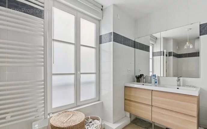 Appartement à PARIS-19E