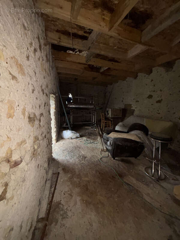 Maison à DAMMARIE-EN-PUISAYE