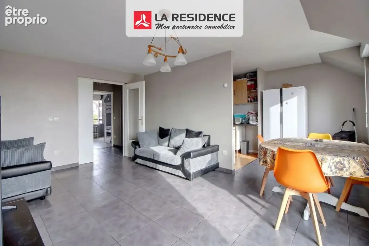 Appartement 4 pièces 79 m² à vendre à Chanteloup-Les-Vignes (78570) - photo 2