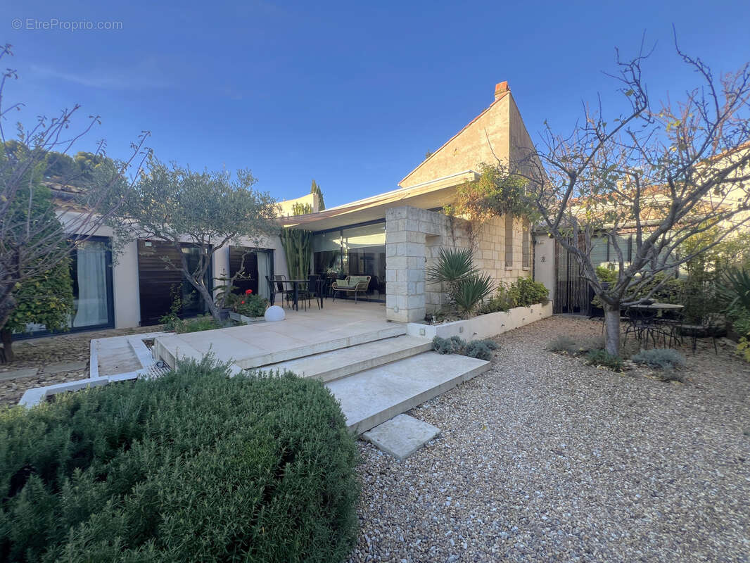 Maison à BELLEGARDE