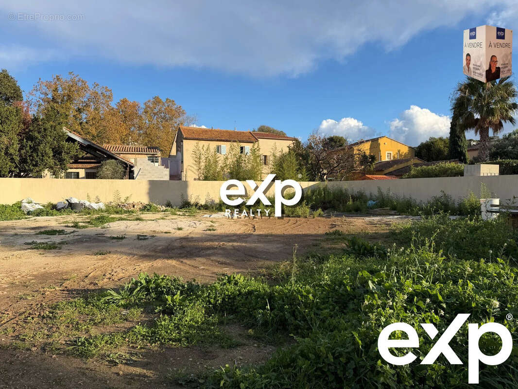 Terrain à OLLIOULES