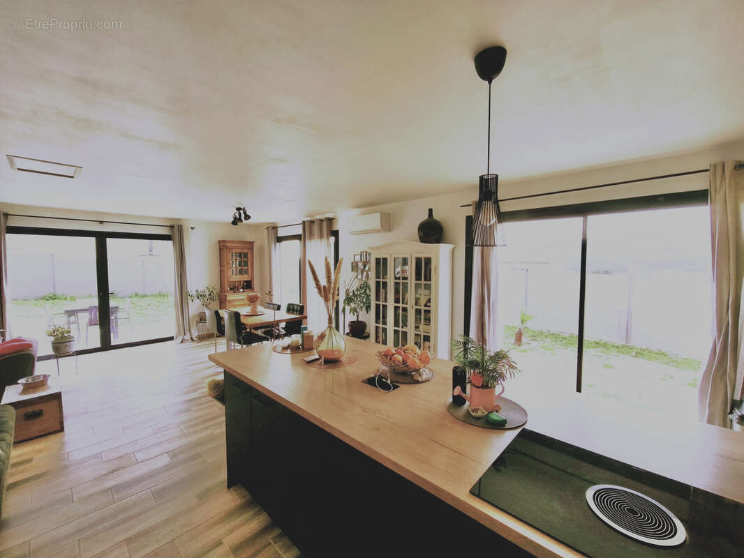 Maison à LE CASTELLET