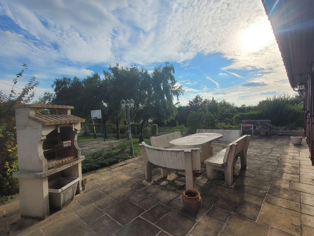 Maison à MONTLANDON