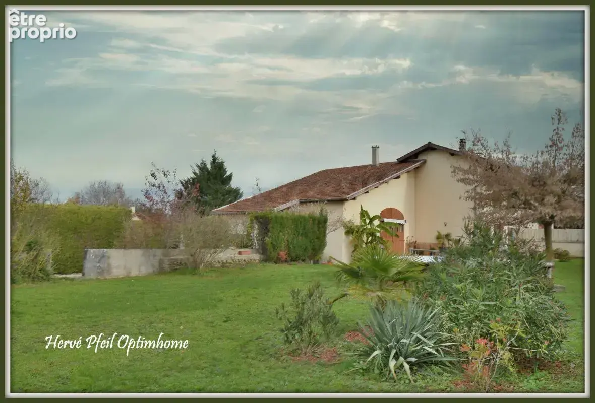 Une maison familiale avec cachet et prestations rénovées-5 pièces ; 135m² sur 1000m² de terrain - photo 7