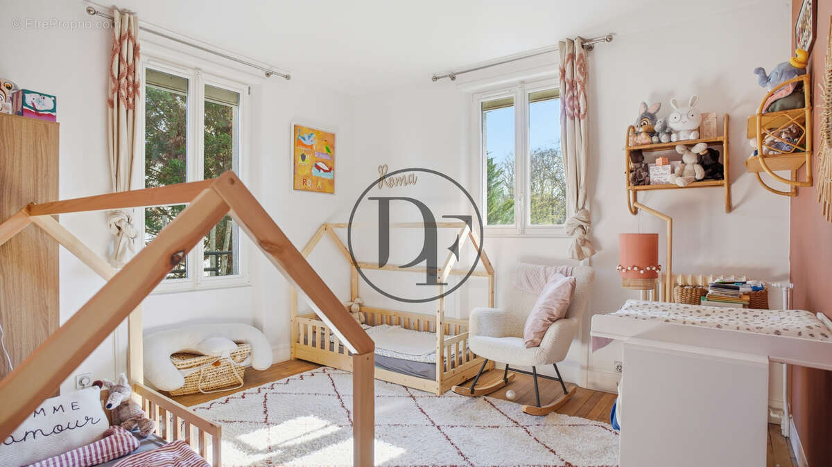 Maison à VULAINES-SUR-SEINE