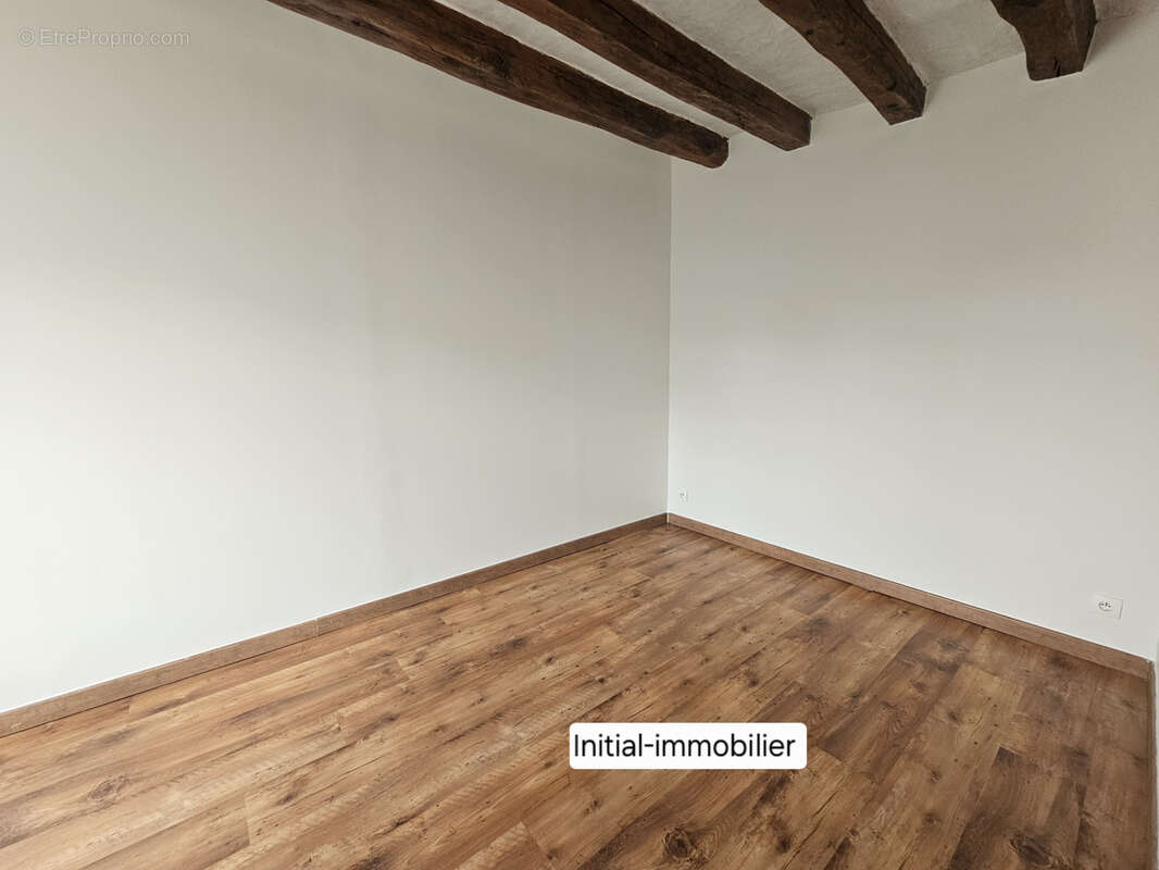 Maison à BEAUMONT-LA-RONCE