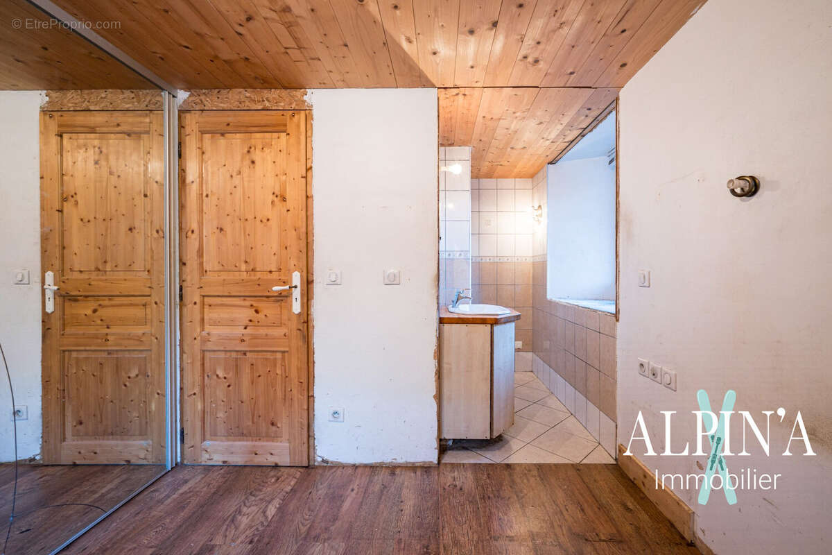 Maison à LA PERRIERE