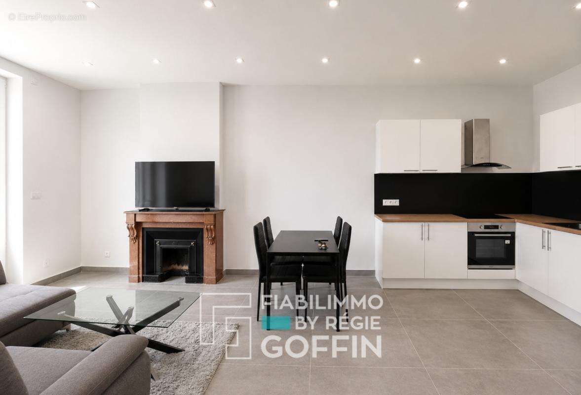 Appartement t2 de 52 m2 renove - proximite parc tete d'or - photo 3