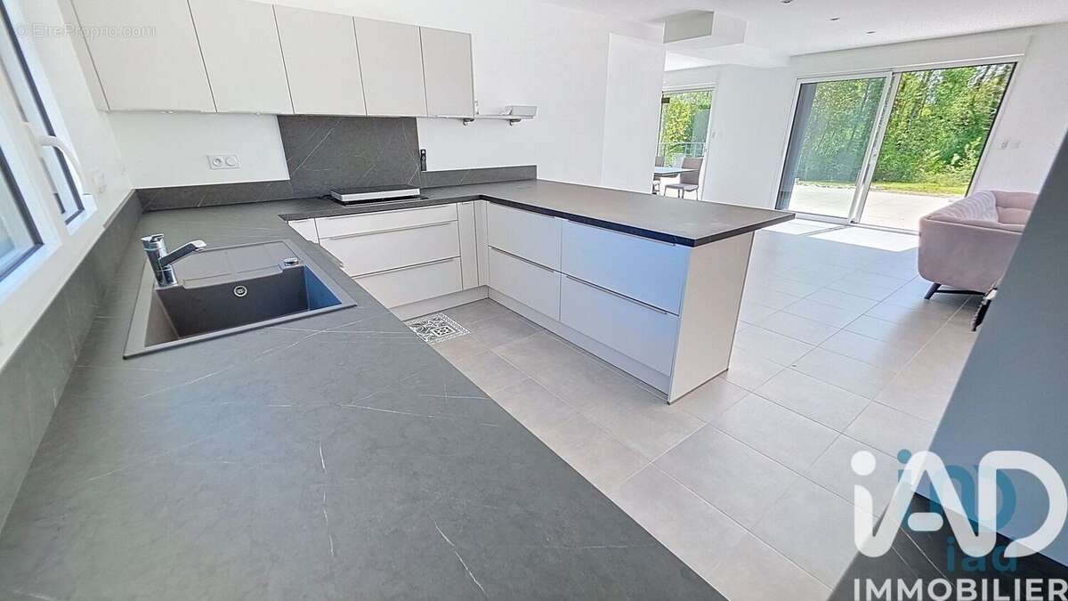 Photo 4 - Maison à FONTAINE-LES-GRES