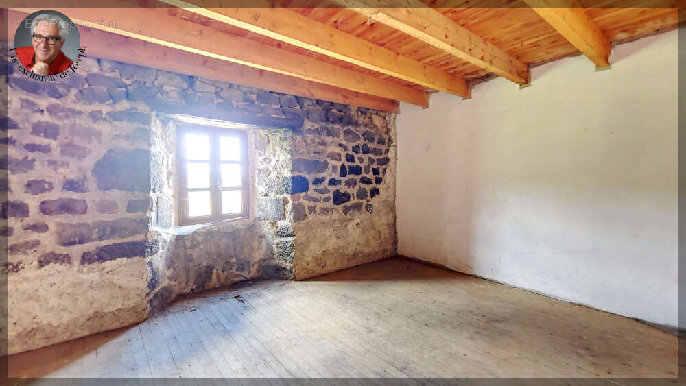 Maison à JAUNAC
