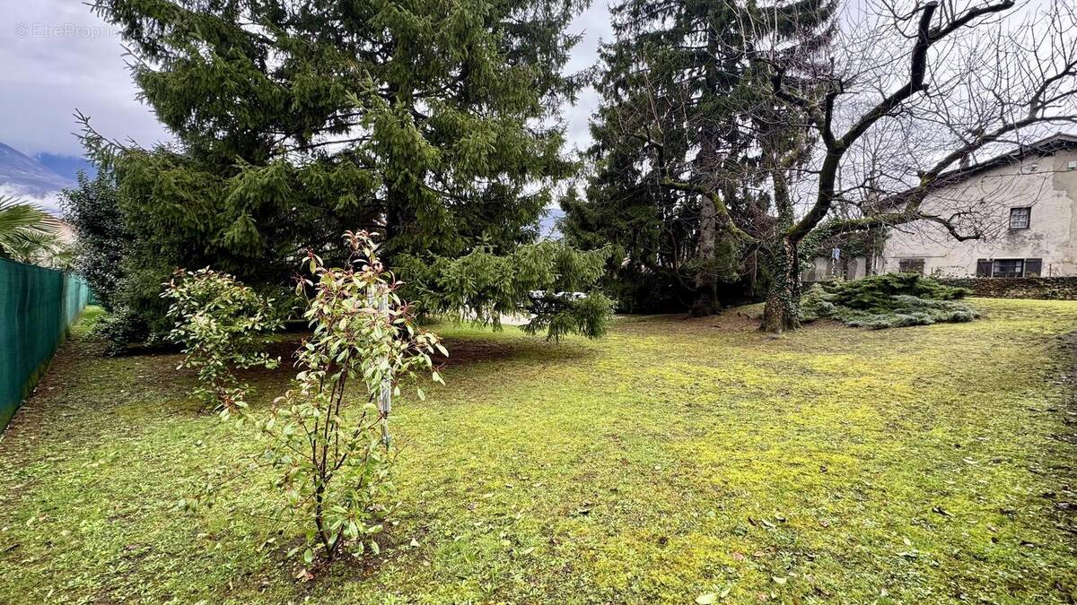 n°1 - Terrain à NOYAREY