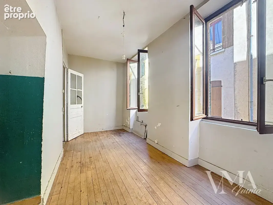 L'Arbresle, rue Pierre Brossolette : maison de village à rénover de 96,81 m2, 3 chambres, vendue libre - photo 4