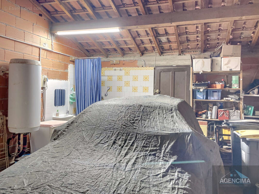 Petite villa à fort potentiel à 2 min du centre-ville! - photo 8