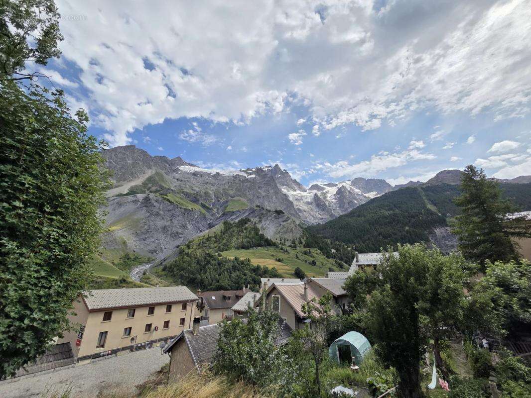 Commerce à LA GRAVE