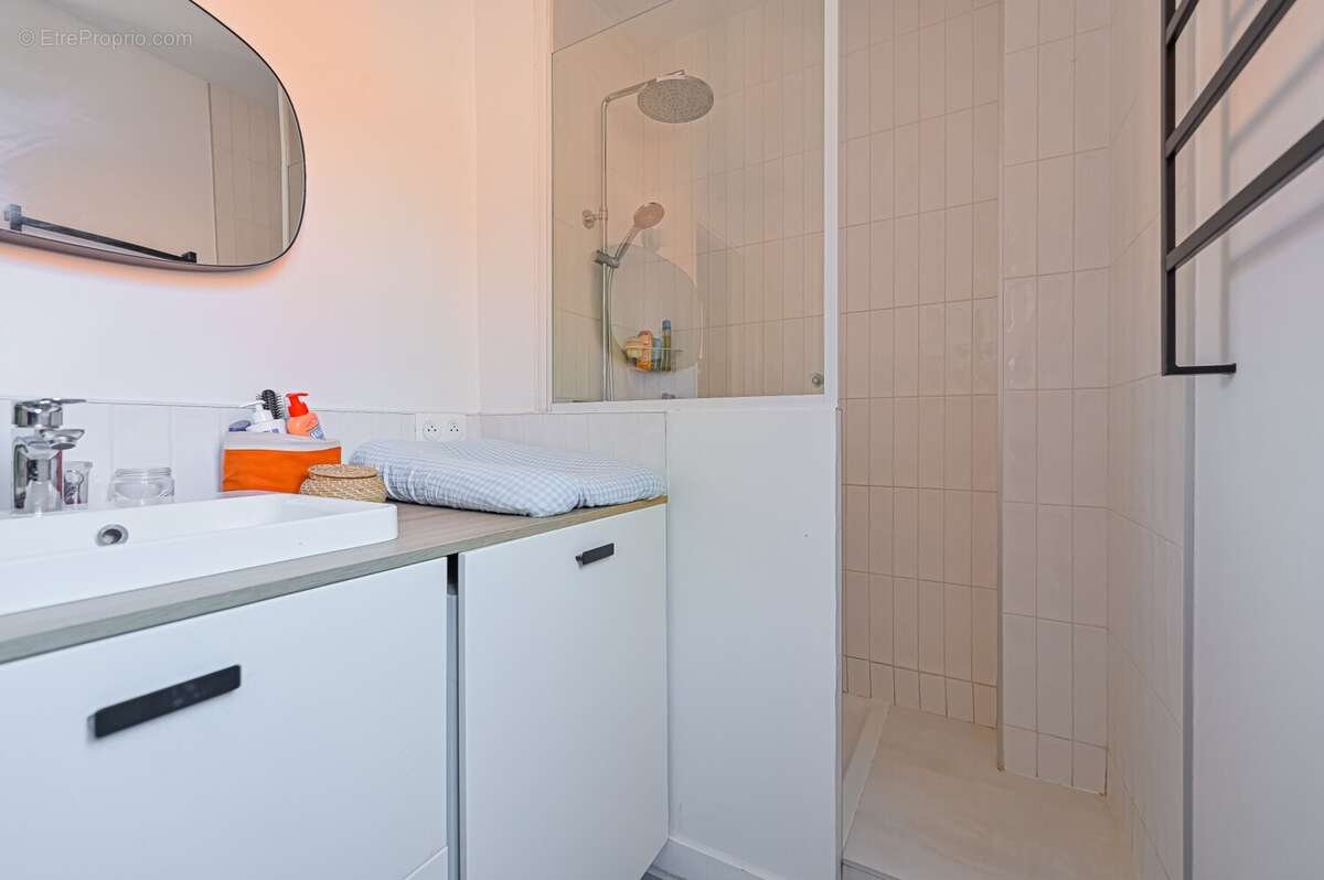 VIS_3035 - Appartement à LES LILAS