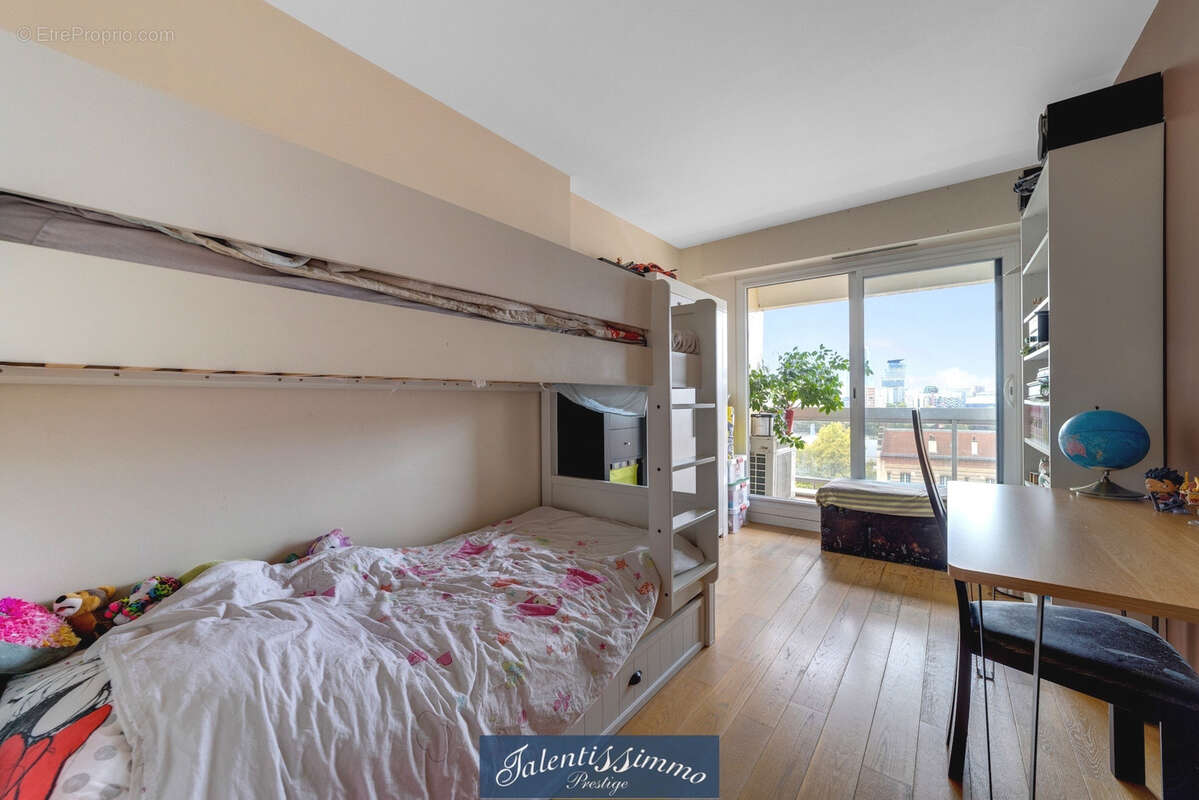 Appartement à PARIS-12E