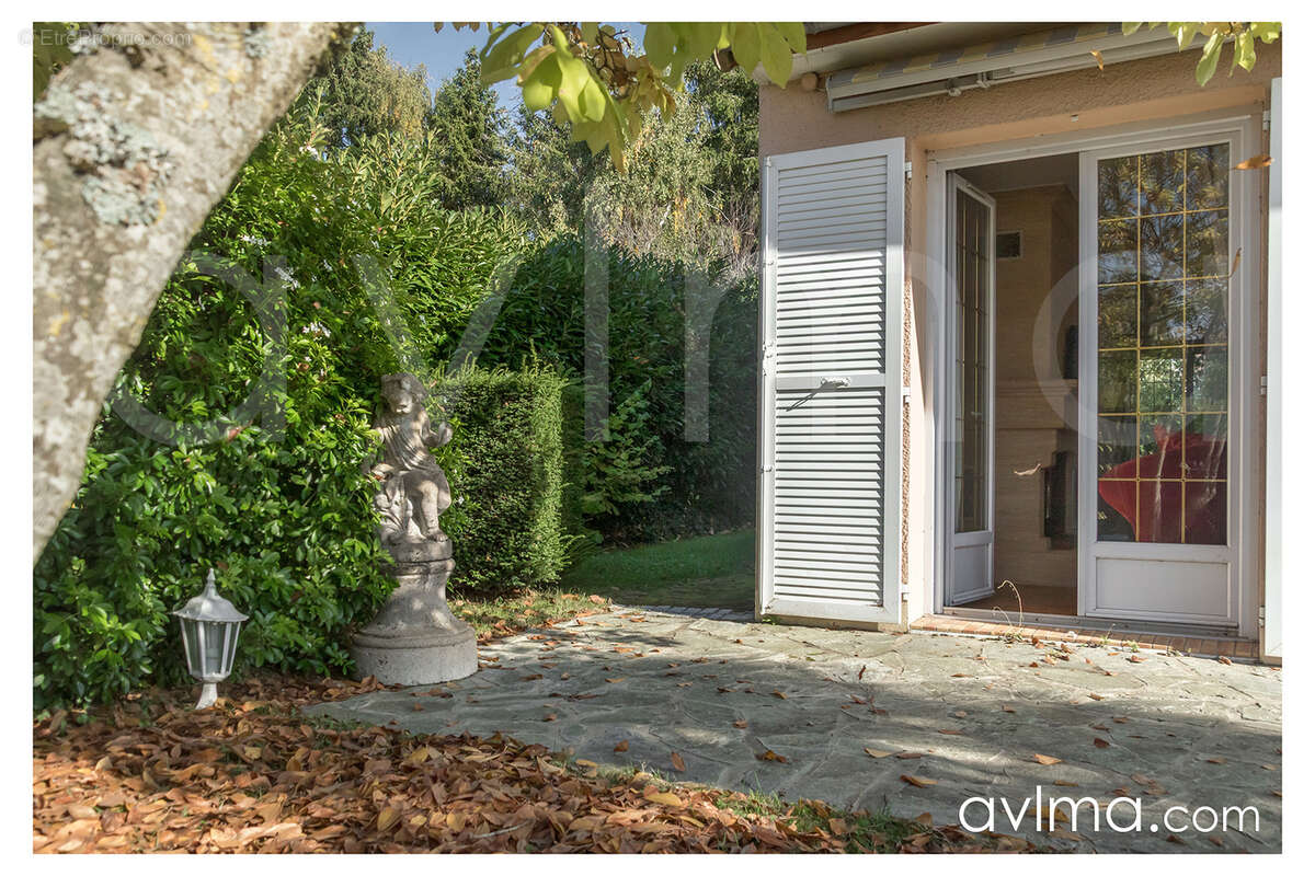 Maison à FEUCHEROLLES