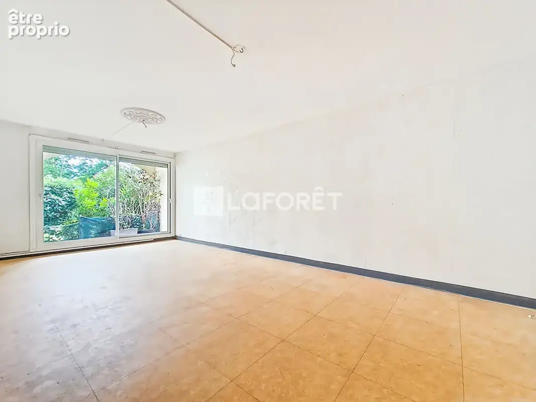 T4 de 86m² avec extérieur - photo 2